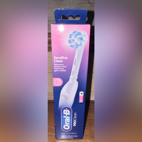 Oral-B ProClean CrossAction Battery Powered Electric Toothbrush Sensitive Clean - Picture 5 of 8